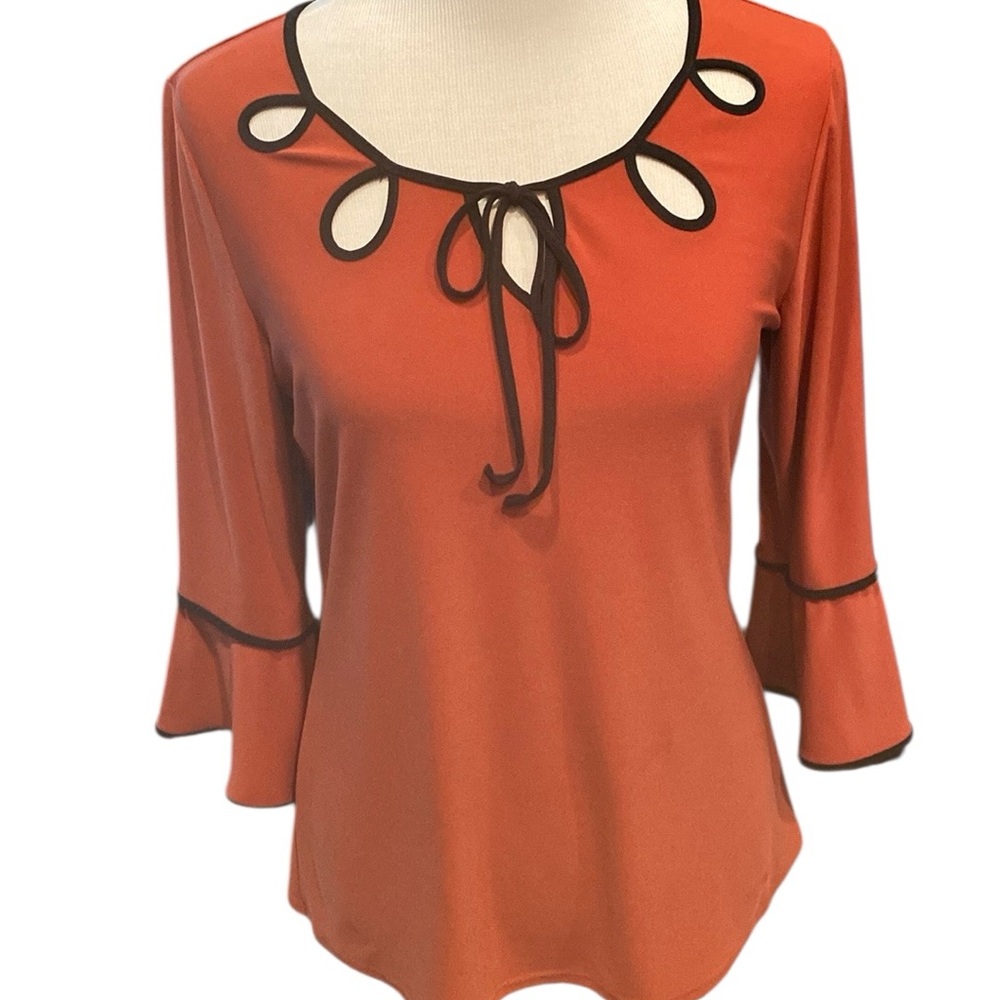 JNS Pullover Top